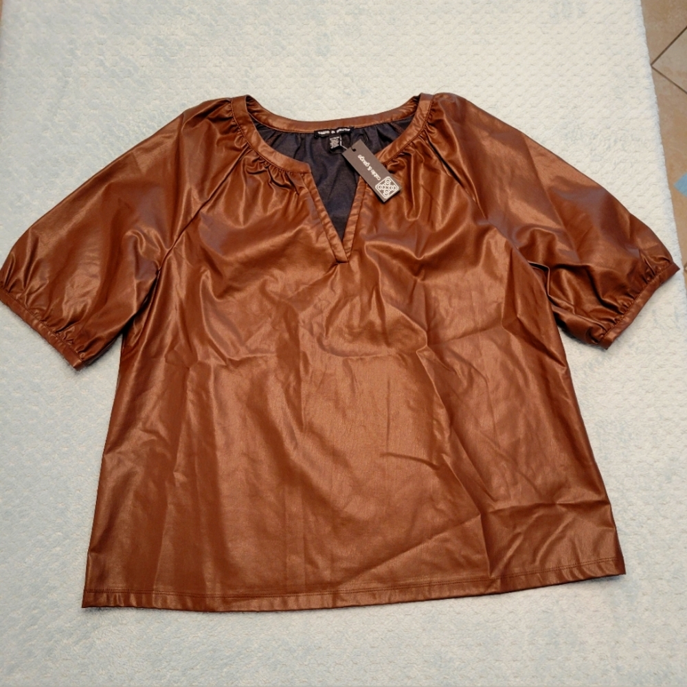 NEW CABLE & GAUGE  WOMENS SHORT SLEEVE FAUX LEATHER BROWN TOP-NWT - Picture 9 of 13